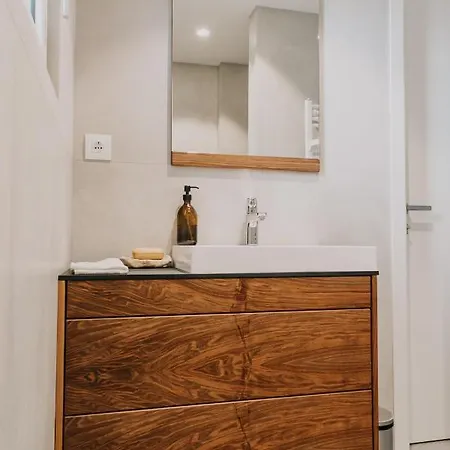 Janina's Dragonfly House * Nova Vas (Bloke)